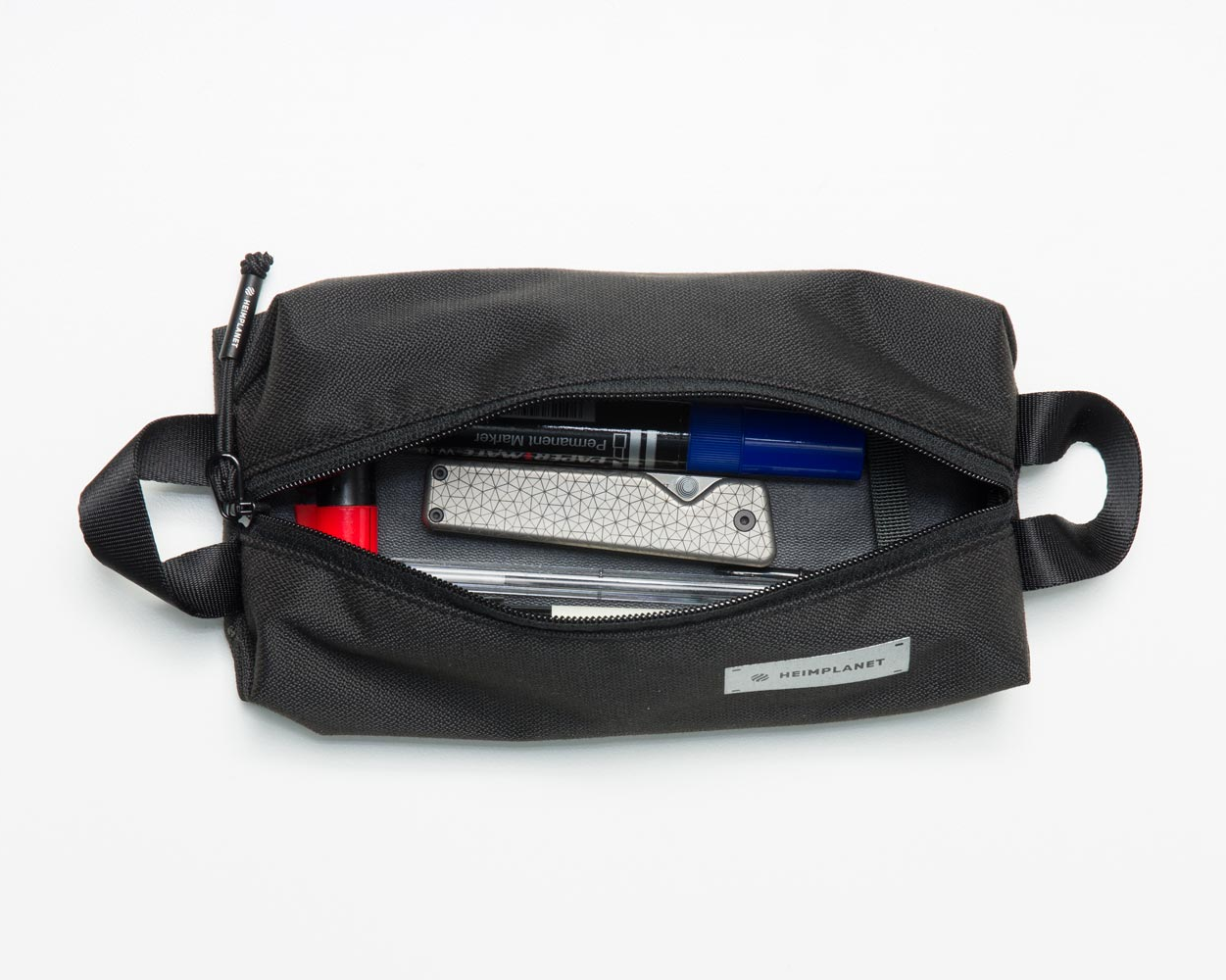 CARRY ESSENTIALS Simple Pouch; Black/Black - Image 2
